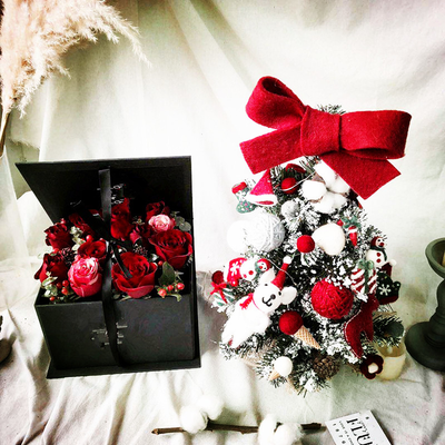 圣诞花礼新风尚 融合节日传统与现代设计的创意方案