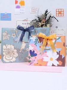 2024最新竖款礼品袋手提袋价格指南 选购与花卉搭配全解析